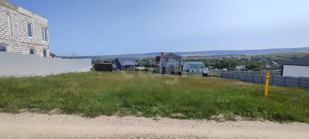 Участок в Крым, Симферопольский район, Добровское с/пос, с. ... - Фото 1