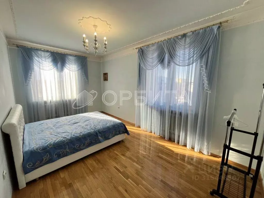 3-к кв. Тюменская область, Тюмень ул. Республики, 171к2 (140.0 м) - Фото 1