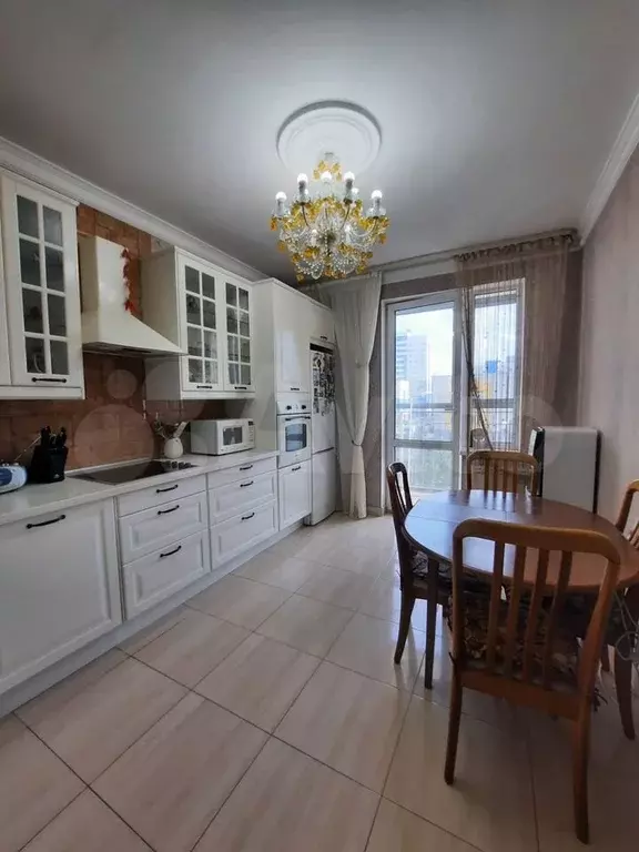 2-к. квартира, 61 м, 3/7 эт. - Фото 0