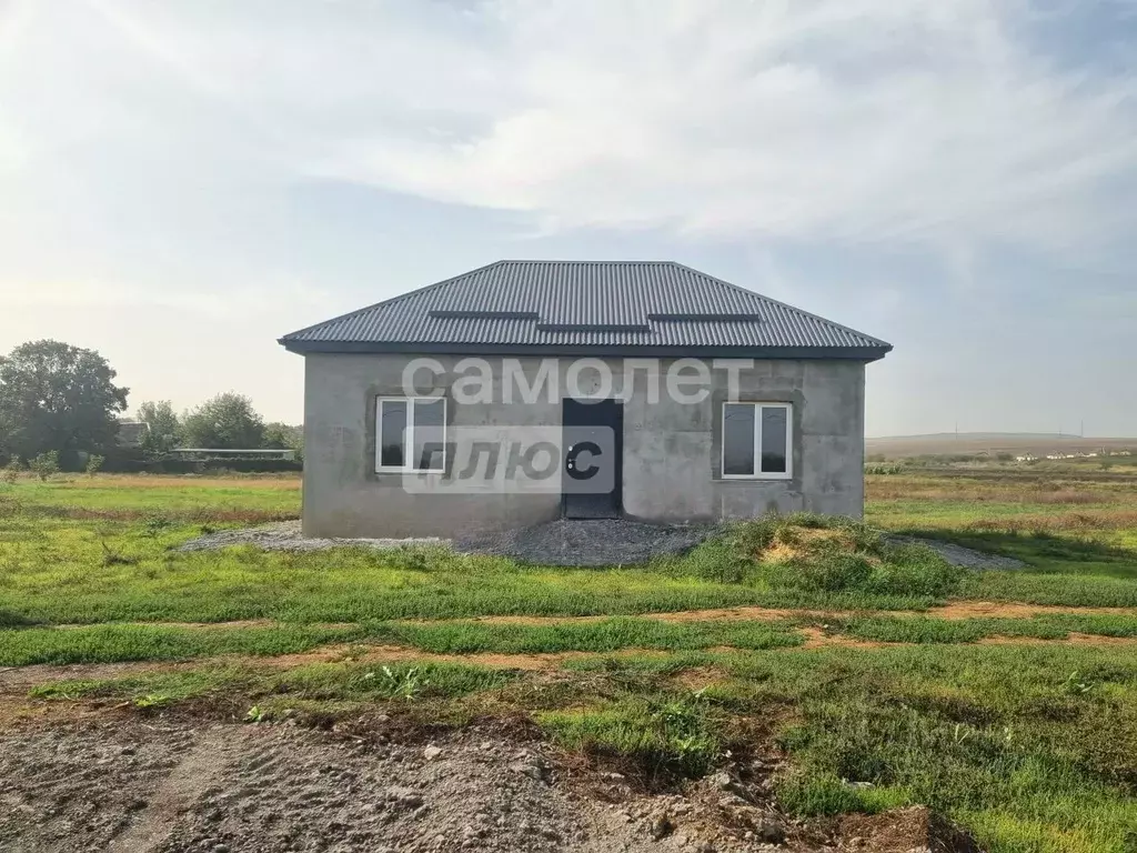 Дом в Краснодарский край, Крымский район, Адагум хут. Советская ул. ... - Фото 1