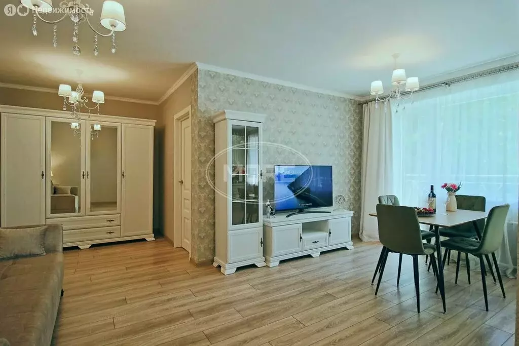 3-комнатная квартира: Калининград, Театральная улица, 15 (56 м) - Фото 0