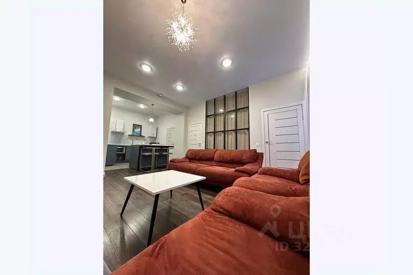 3-к кв. Крым, Симферополь ул. Красных подпольщиков, 8А (80.0 м) - Фото 1