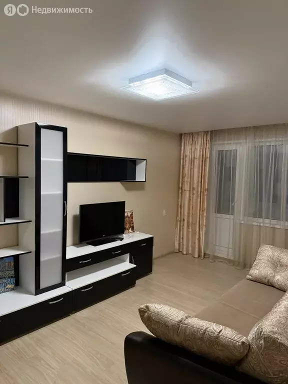 1-комнатная квартира: Мурманск, улица Героев Рыбачьего, 10 (33 м) - Фото 1