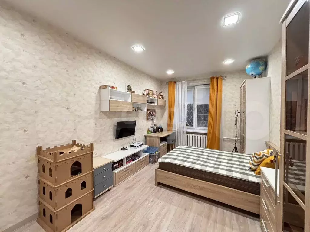 3-к. квартира, 70 м, 1/5 эт. - Фото 1