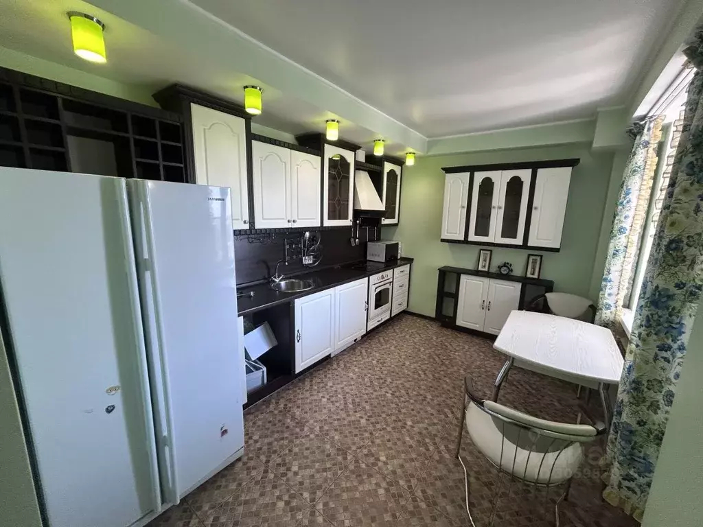 2-к кв. Астраханская область, Астрахань проезд Воробьева, 3 (82.0 м) - Фото 2