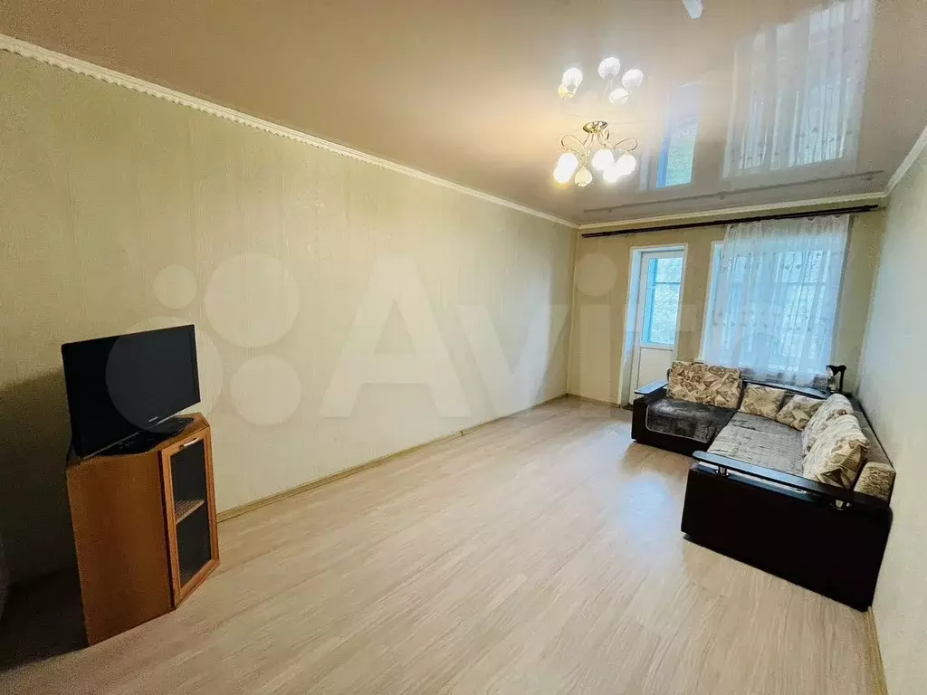 1-к. квартира, 38 м, 1/4 эт. - Фото 0