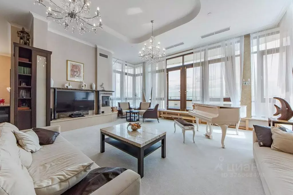 6-к кв. Москва Мосфильмовская ул., 70к3 (500.0 м) - Фото 1