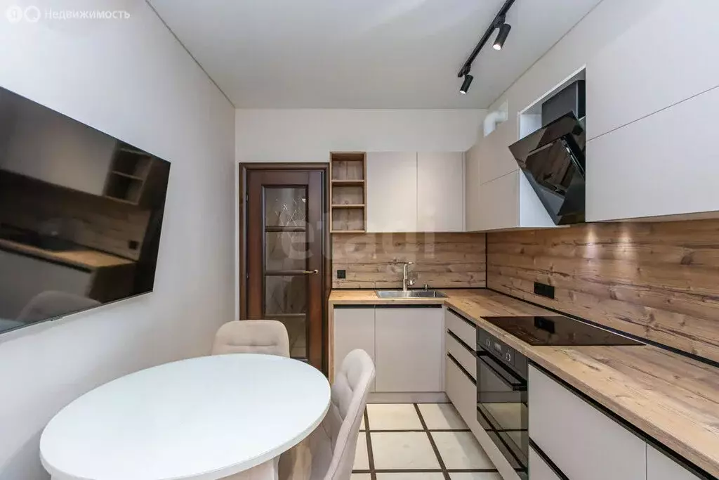 1-комнатная квартира: Тюмень, улица Московский Тракт, 83к1 (40 м) - Фото 1