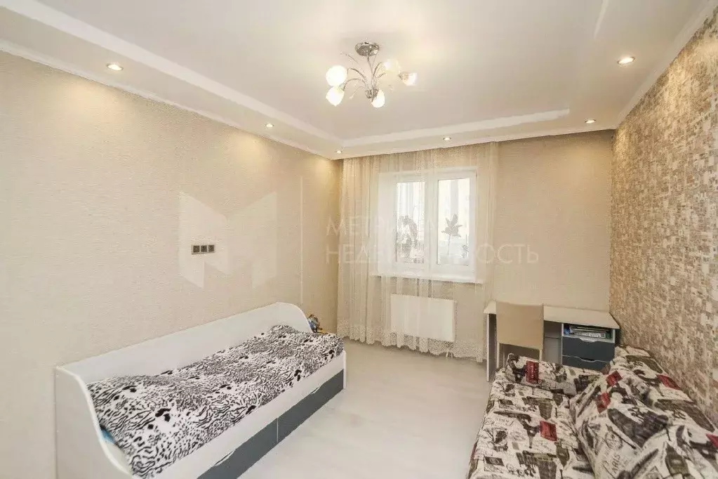 2-к кв. Тюменская область, Тюмень ул. Дружбы, 73к1 (69.4 м) - Фото 1