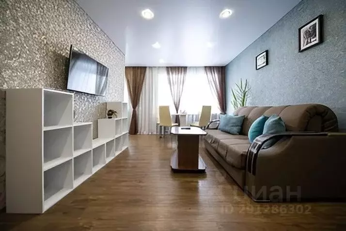 3-к кв. Челябинская область, Челябинск просп. Ленина, 21 (66.0 м) - Фото 0