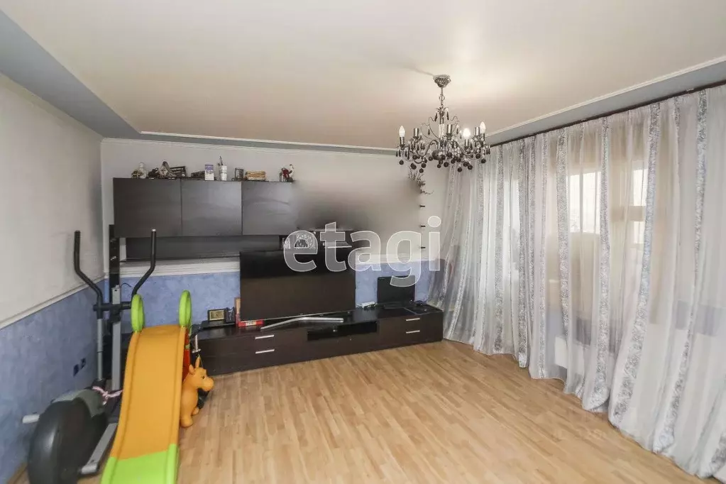 3-к кв. Тюменская область, Тюмень ул. Газовиков, 19 (80.6 м) - Фото 0