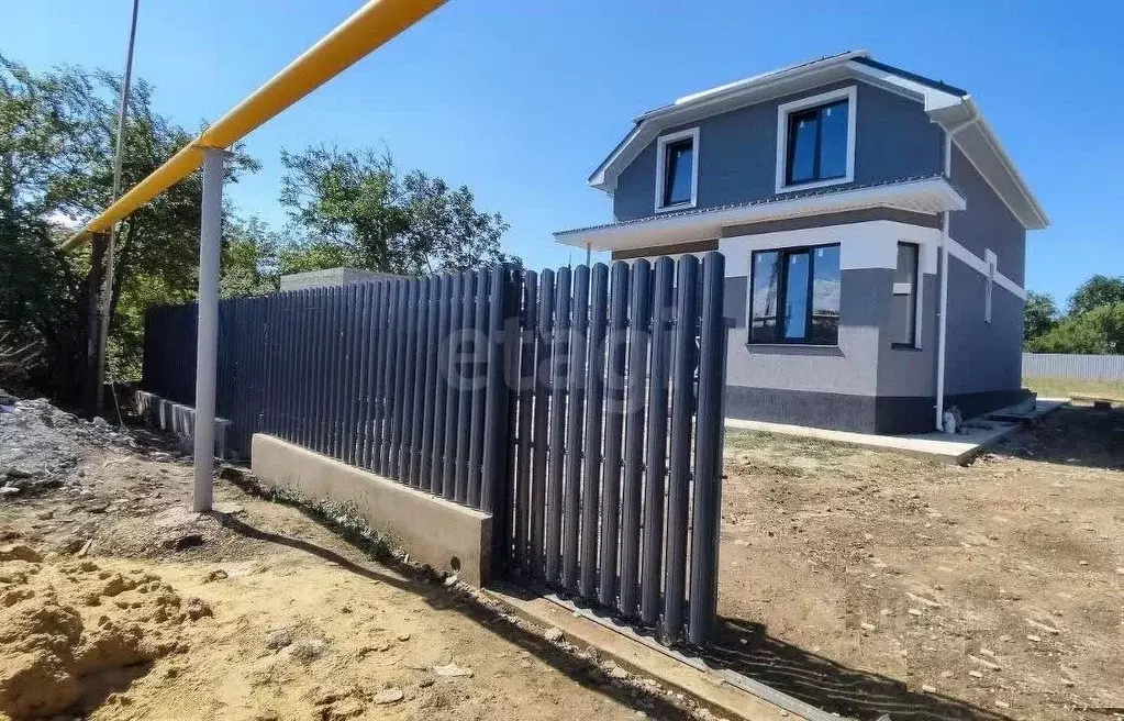 Дом в Краснодарский край, Темрюкский район, Ахтанизовское с/пос, пос. ... - Фото 1