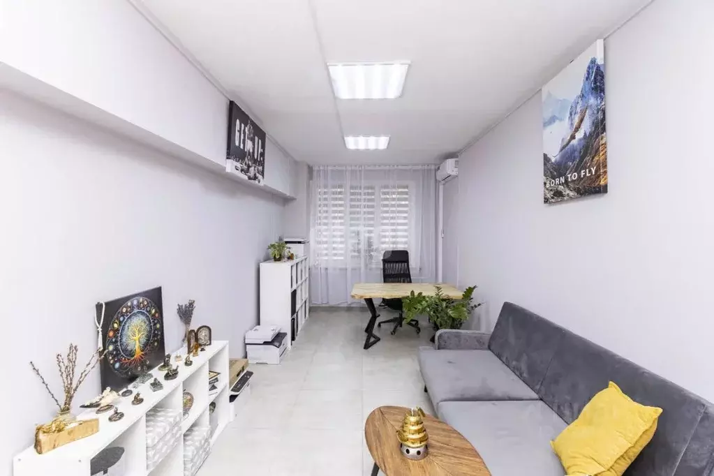 Офис в Тюменская область, Тюмень ул. Республики, 143/2 (20 м) - Фото 0