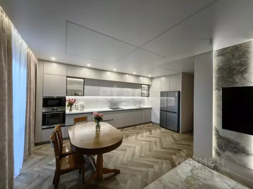 3-к кв. Тюменская область, Тюмень ул. Мельникайте, 30к4 (132.0 м) - Фото 1