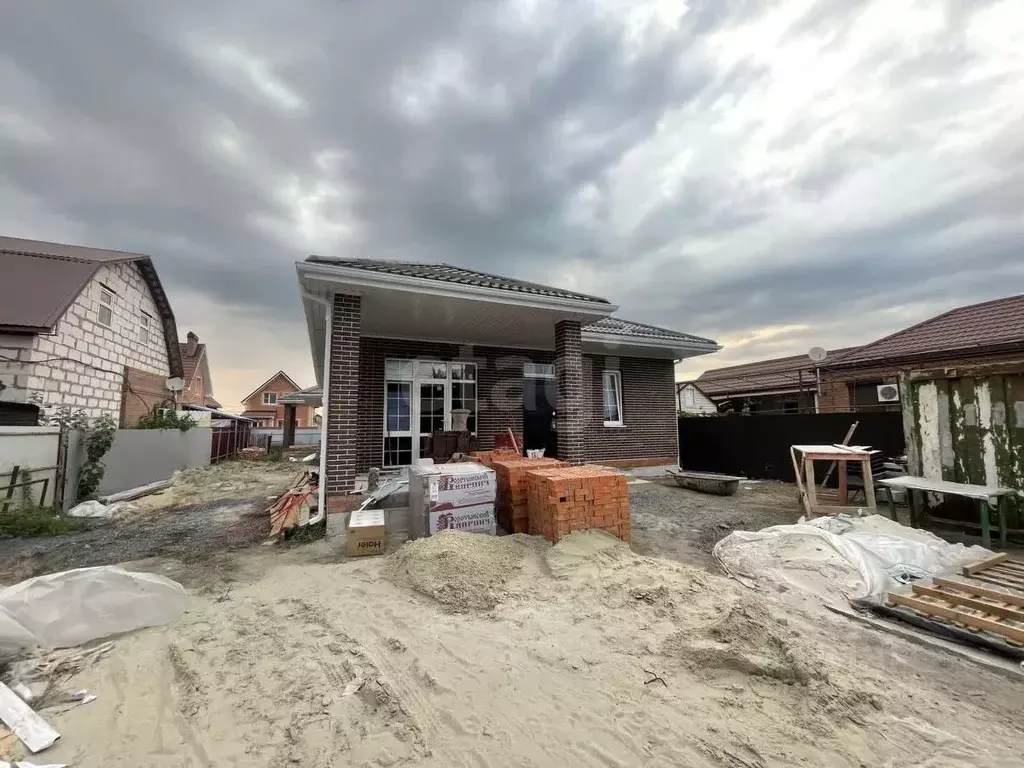 Дом в Ростовская область, Батайск Артемовская ул. (130 м) - Фото 1