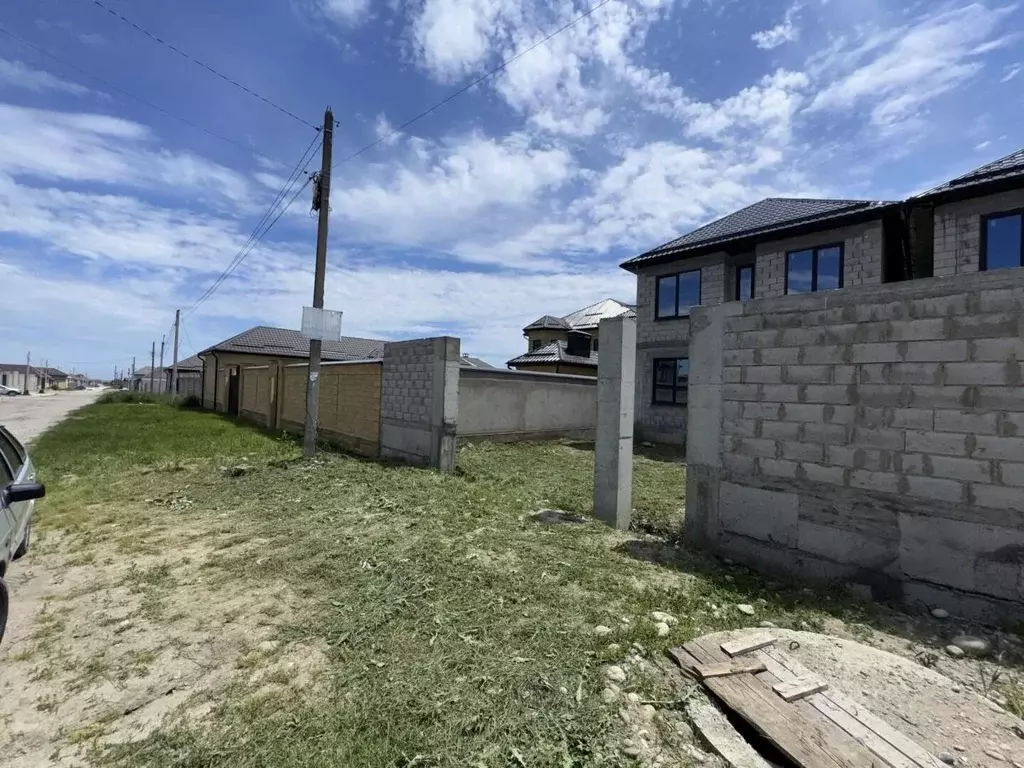 Дом в Кабардино-Балкария, Чегем ул. Имени Братьев Шадовых, 73 (187 м) - Фото 1