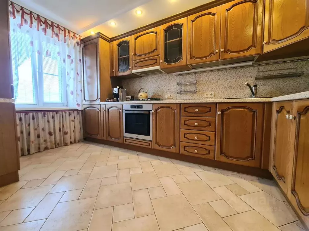3-к кв. Орловская область, Орел Жилинская ул., 2 (67.0 м) - Фото 0