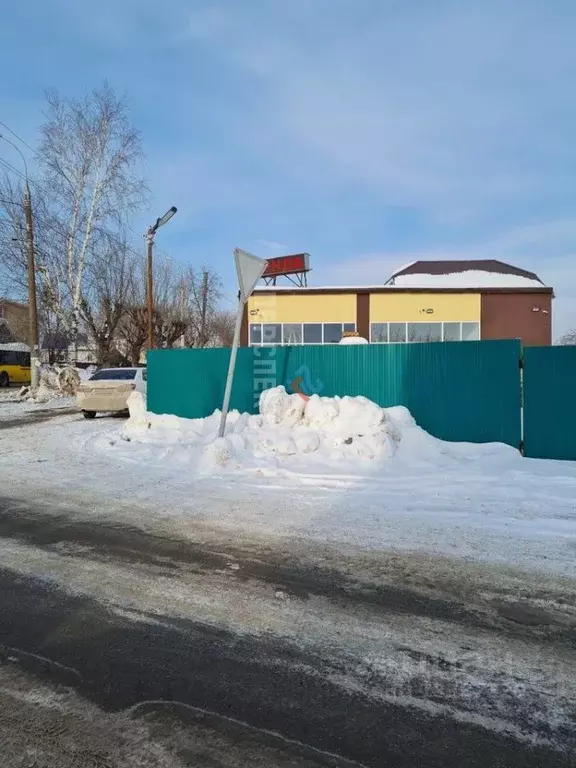 Помещение свободного назначения в Удмуртия, Ижевск ул. Азина, 215 . - Фото 1