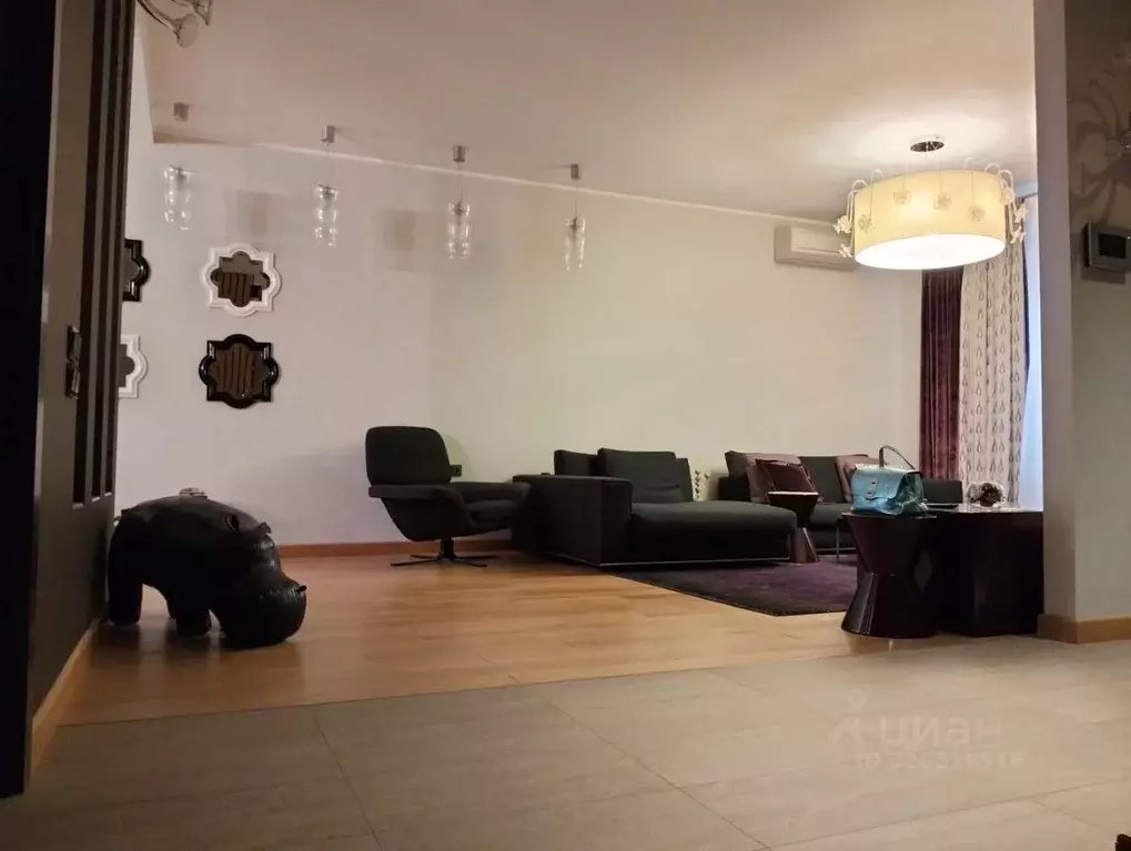 Таунхаус в Калужская область, Обнинск ул. Графская, 6 (300 м) - Фото 1