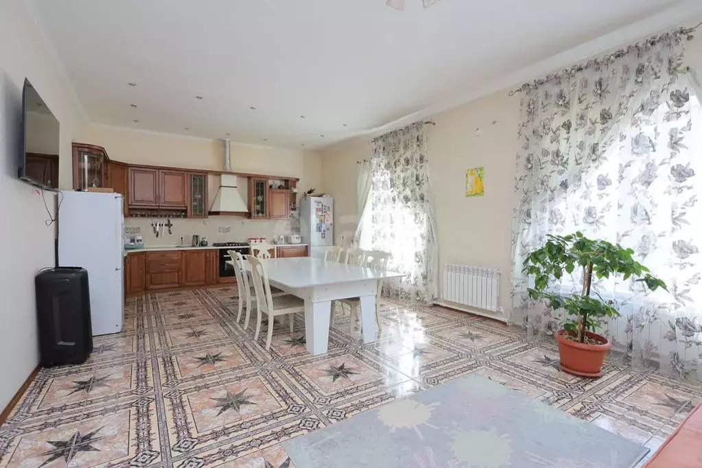 Дом в Оренбургская область, Оренбург Полигонная ул., 37/54 (250 м) - Фото 0