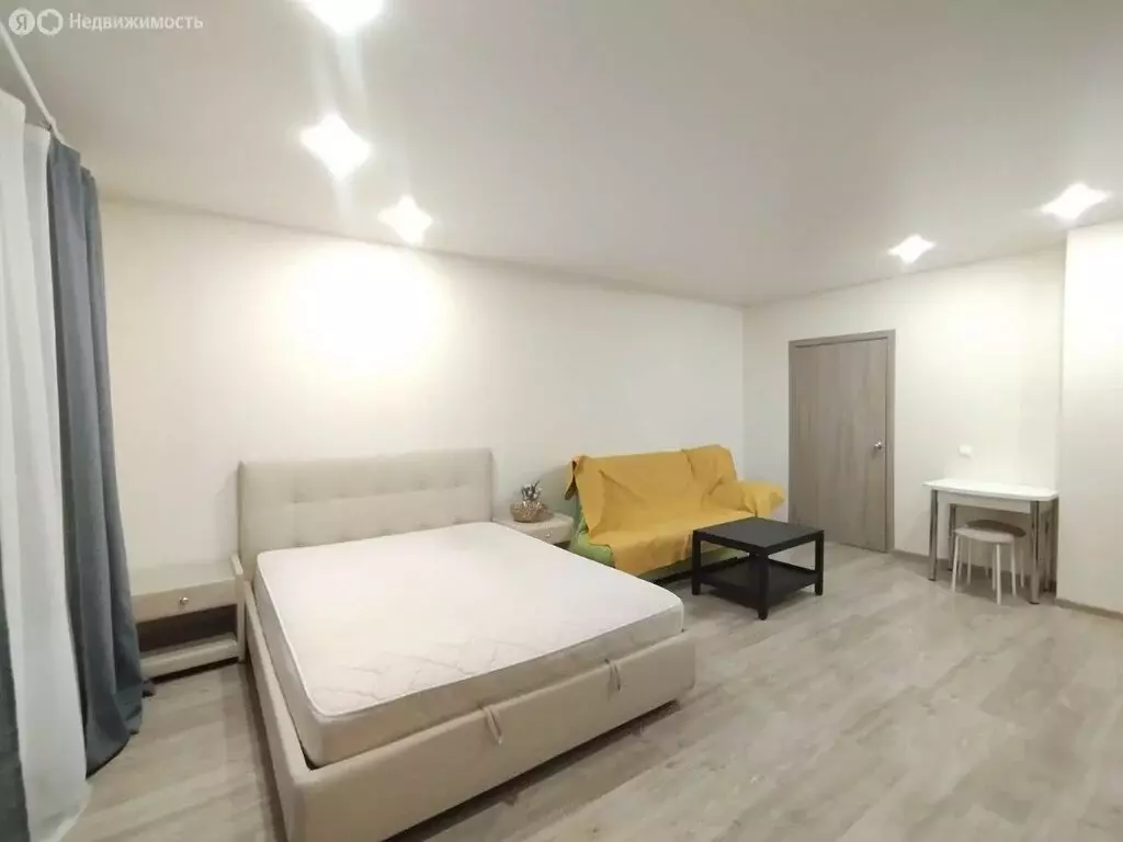 Квартира-студия: Челябинск, улица Университетская Набережная, 97А ... - Фото 1