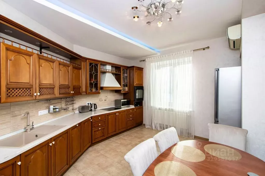 2-к кв. Тюменская область, Тюмень Советская ул., 51к3 (86.0 м) - Фото 1