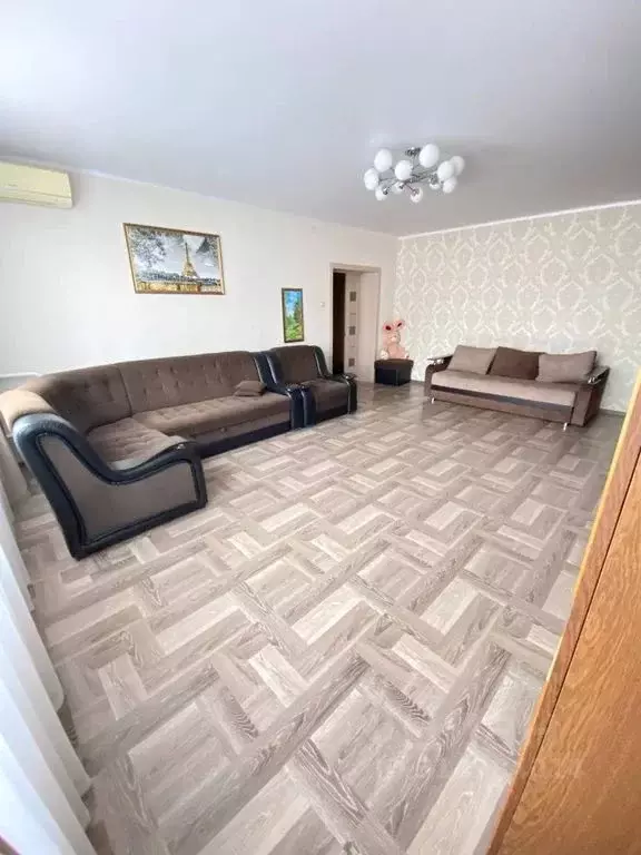 Дом в Краснодарский край, Ейск ул. Короленко, 2 (80 м) - Фото 1