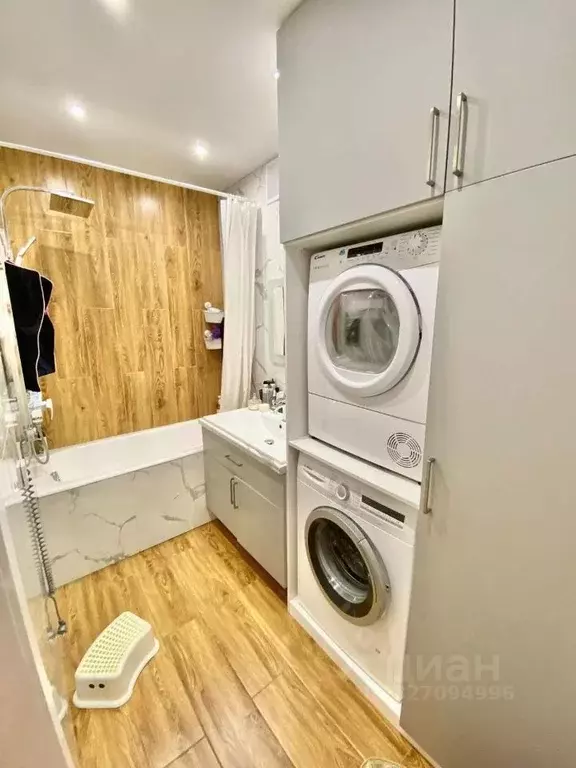 2-к кв. Саха (Якутия), Якутск ул. Чкалова, 32 (66.0 м) - Фото 2