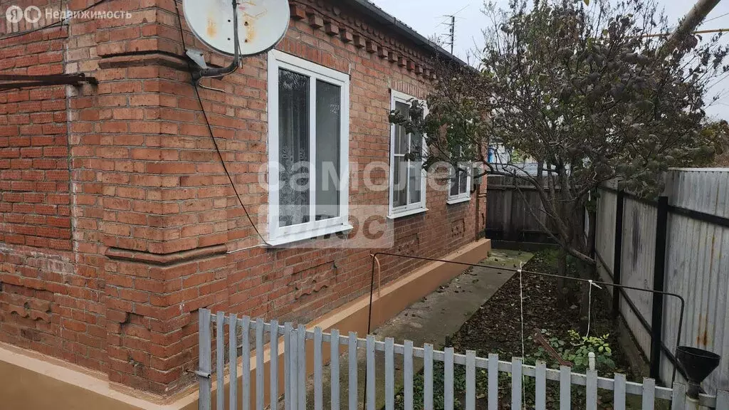 Дом в посёлок городского типа Красносельский, Пролетарская улица, 44 ... - Фото 1