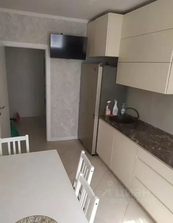 2-к кв. Крым, Симферополь ул. Севастопольская, 41Е (62.0 м) - Фото 2