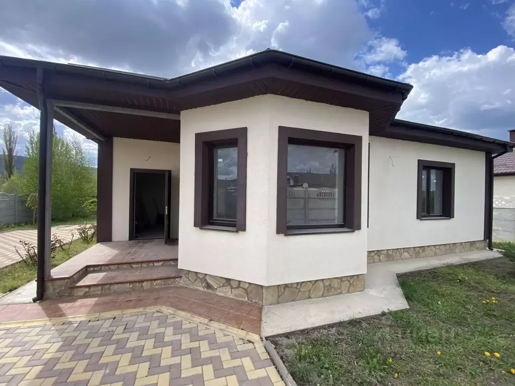 Дом в Крым, Симферопольский район, Добровское с/пос, с. Заречное ул. ... - Фото 1