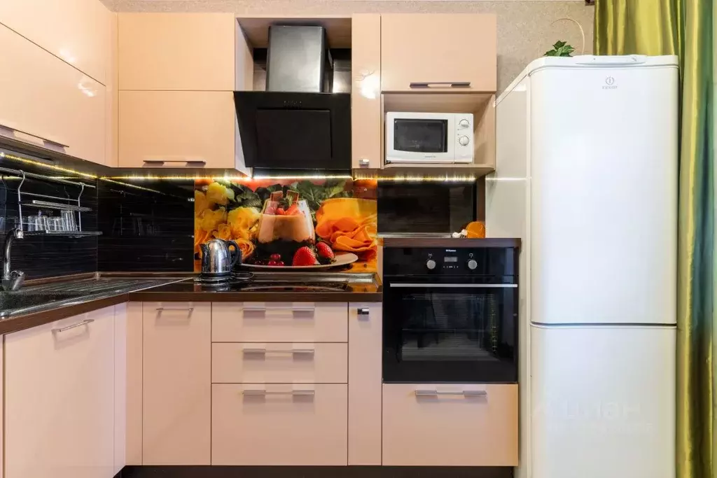 2-к кв. Санкт-Петербург ул. Оптиков, 38к1 (56.6 м) - Фото 1