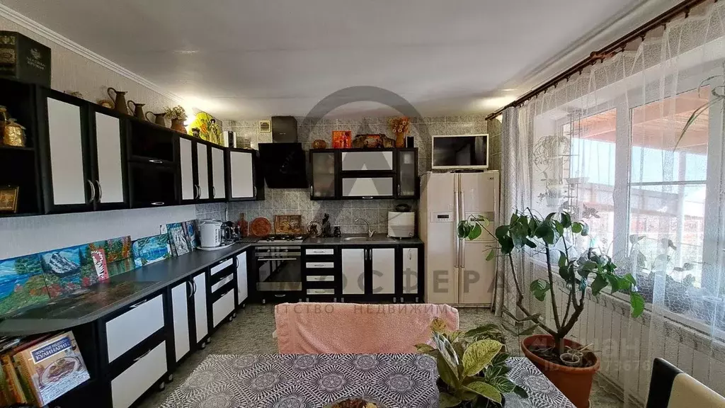 Дом в Краснодарский край, Апшеронск ул. Луначарского (222 м) - Фото 1