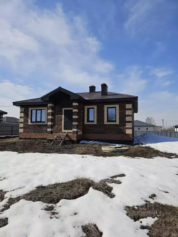 Дом в Башкортостан, Стерлитамакский район, Казадаевский сельсовет, с. ... - Фото 1