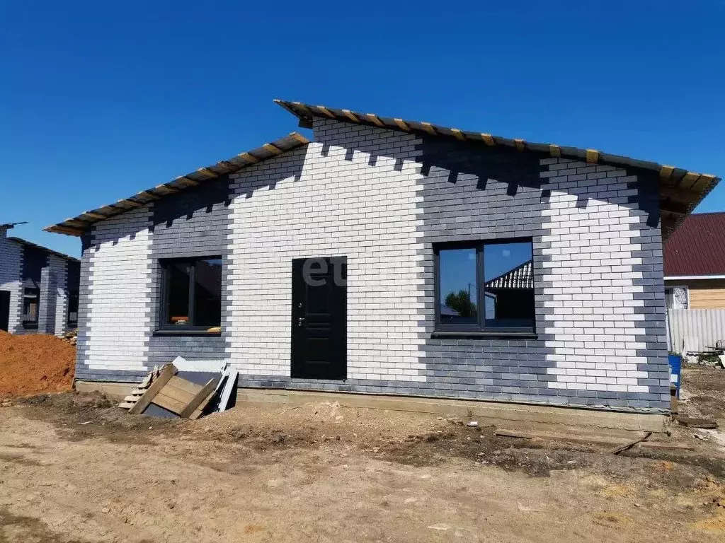 Дом в Башкортостан, Уфа городской округ, с. Нагаево  (100 м) - Фото 1