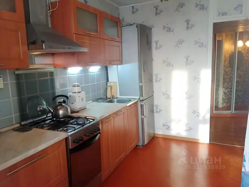 2-к кв. Омская область, Омск ул. Куйбышева, 81 (50.0 м) - Фото 0