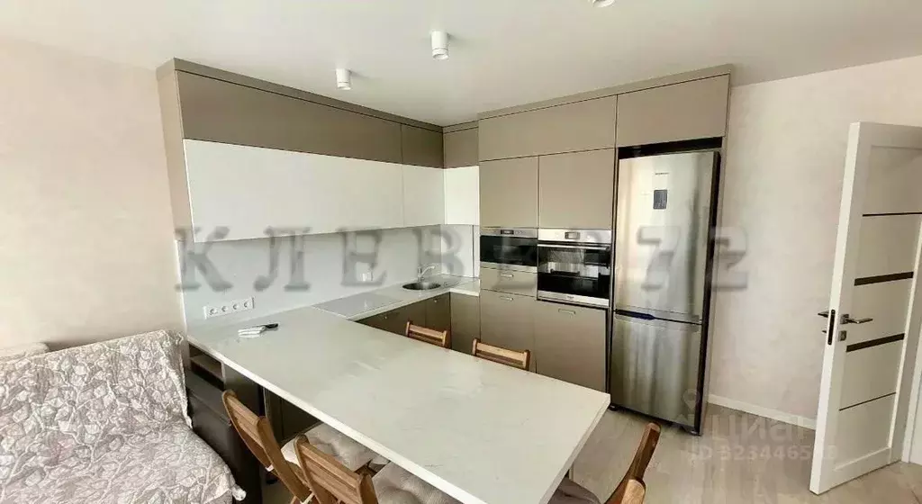 3-к кв. Тюменская область, Тюмень ул. Газовиков, 34 (81.0 м) - Фото 2