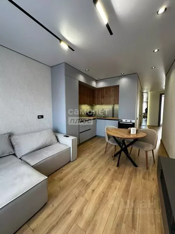 2-к кв. Астраханская область, Астрахань Автомобильная ул., 8 (64.4 м) - Фото 1