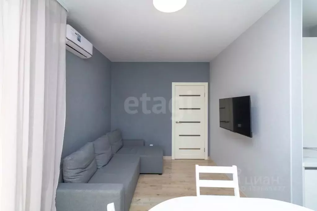 1-к кв. Тюменская область, Тюмень ул. Пожарных и Спасателей, 5 (46.0 ... - Фото 1