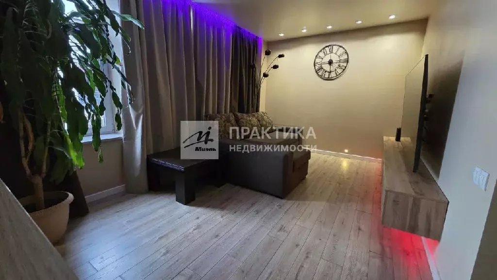 Продается 2-комнатная квартира - Фото 1