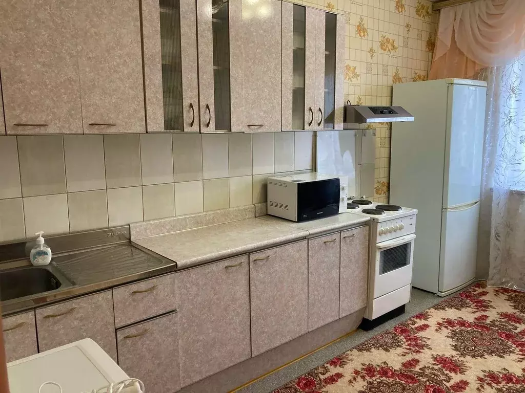 1-к кв. Тюменская область, Тюмень ул. Домостроителей, 6а (33.0 м) - Фото 0
