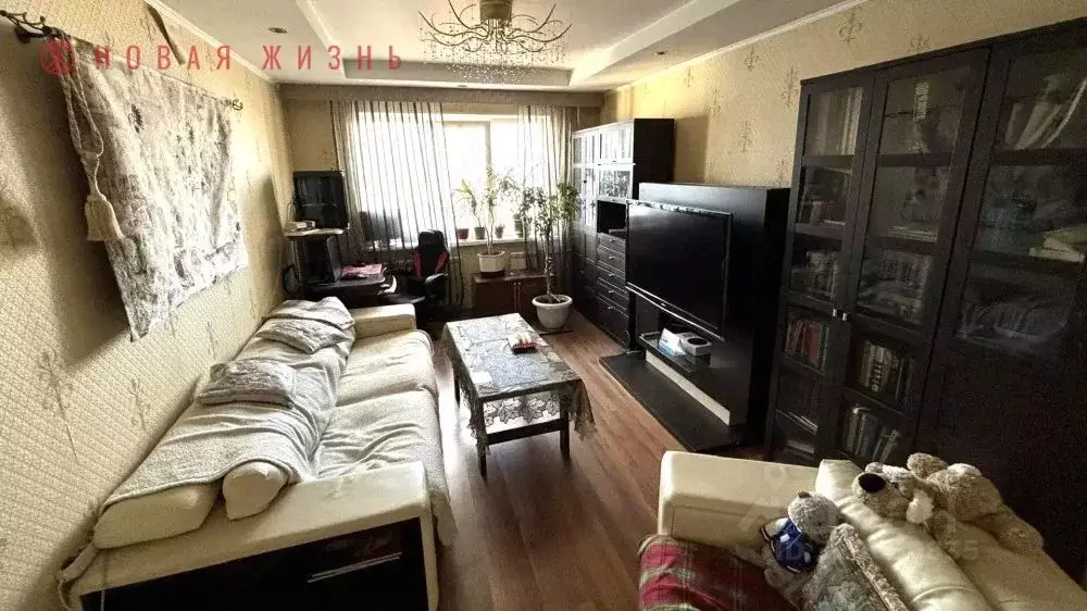 3-к кв. Самарская область, Самара ул. Урицкого, 28 (69.1 м) - Фото 0