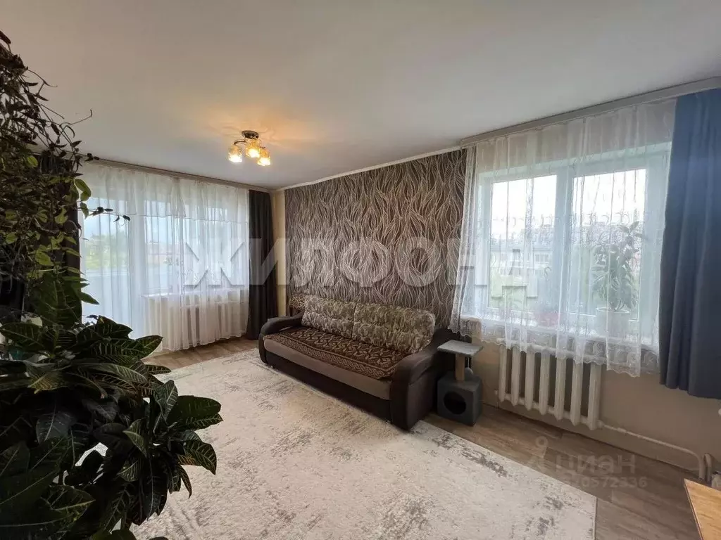 3-к кв. Кемеровская область, Кемерово просп. Шахтеров, 36Б (61.8 м) - Фото 1