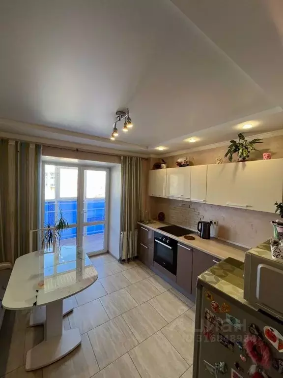 3-к кв. Омская область, Омск Светловская ул., 12 (80.0 м) - Фото 1