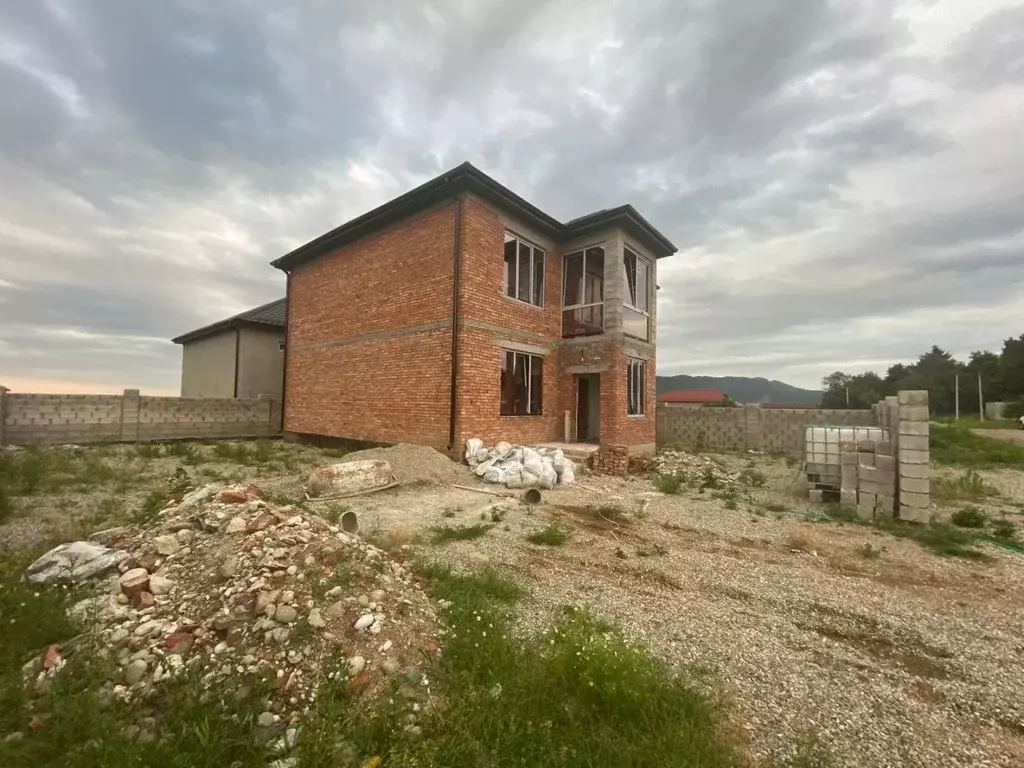 Дом в Кабардино-Балкария, Нальчик городской округ, с. Белая Речка ул. ... - Фото 1