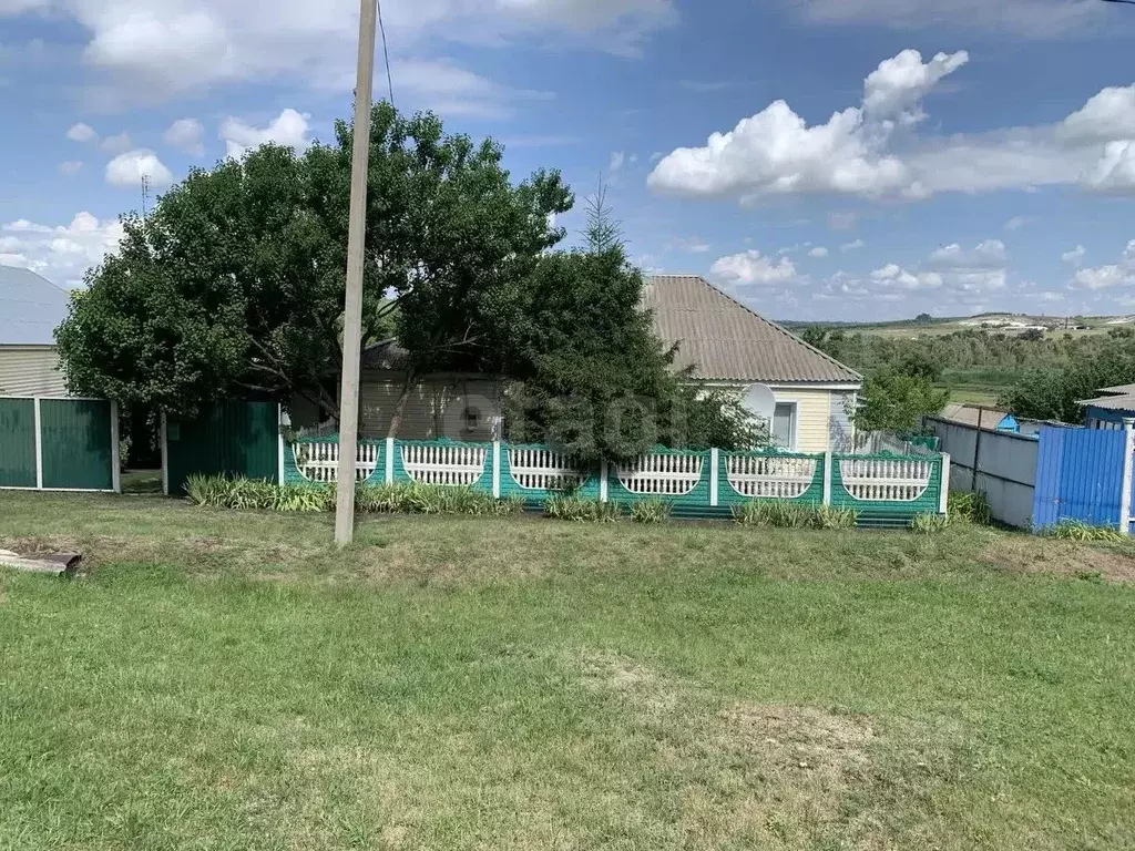 Дом в Белгородская область, Ровеньский район, с. Верхняя Серебрянка ... - Фото 1