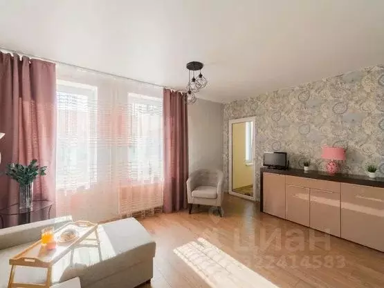 Студия Свердловская область, Екатеринбург ул. Новаторов, 8В (33.7 м) - Фото 1