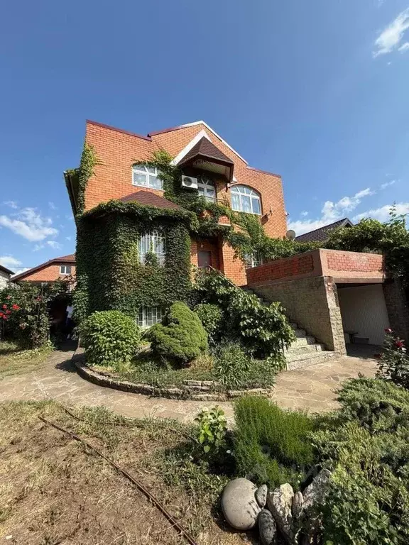 Дом в Ростовская область, Ростов-на-Дону 4-й Сахалинский пер., 10 (240 ... - Фото 1