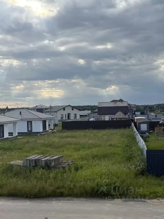 Участок в Московская область, Красногорск городской округ, д. ... - Фото 1