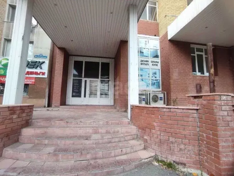 Торговая площадь в Тюменская область, Тюмень ул. Пермякова, 66 (45 м) - Фото 1